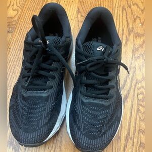 ASICS Women Black Running Shoes size 8 or 39.5